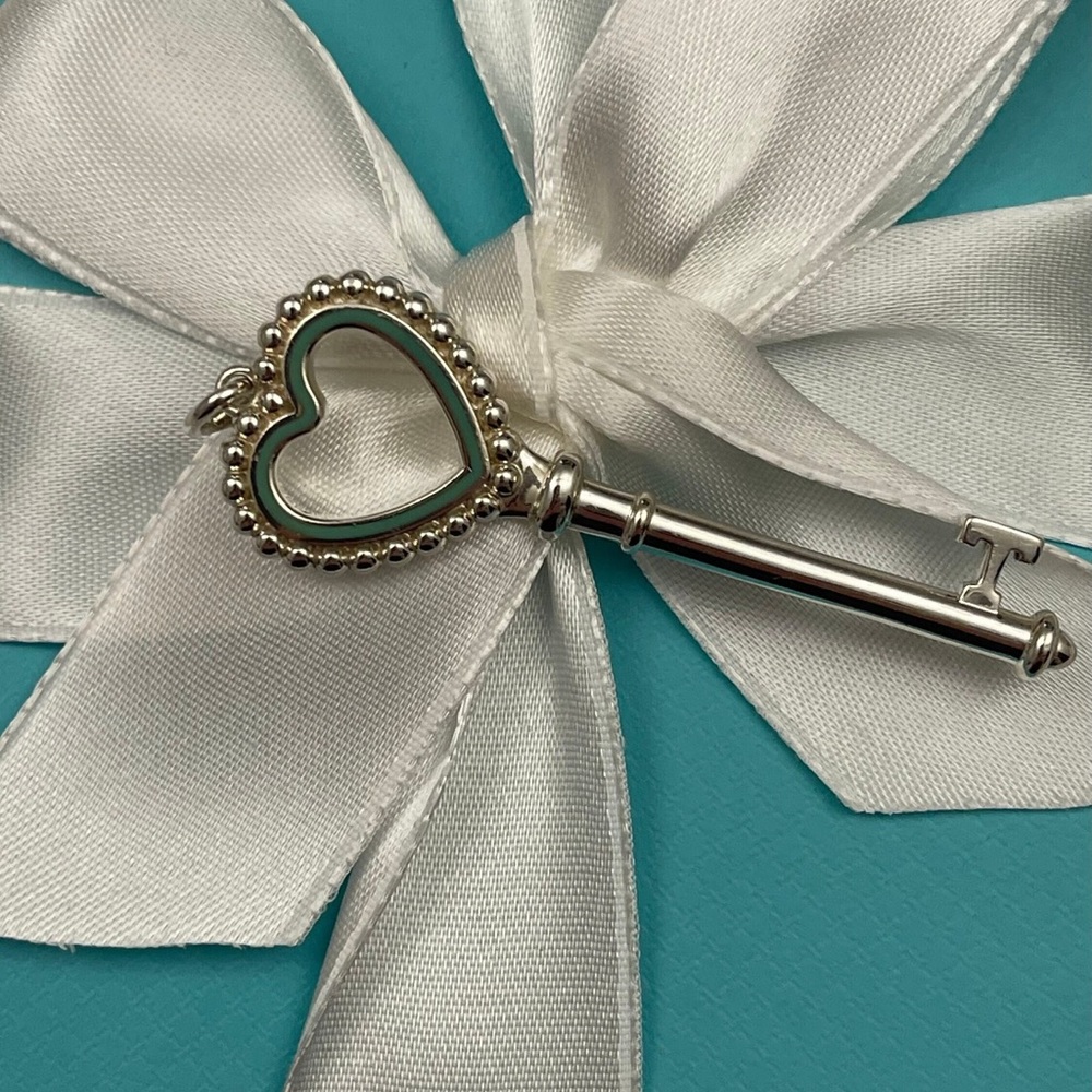 🌟2XHP🌟Auth Tiffany & Co. 925 Sterling Silver and Blue Enamel Beaded Heart Key
